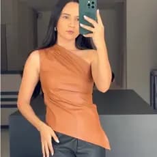 blusa couro eco feminino manga nula tendência inverno 2026  frio blusa de um ombro só assimétrica moda gringa