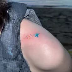 Meteor caindo no ombro nicho colorido tatuagem adesivos ins estilo braço de alta aparência doce legal na moda braço de a