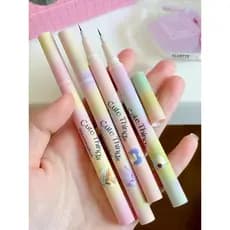 Estoque pronto FLORTTE/Flor Lolia Monster Meria Pequeno Fino Pequeno Drama Essência Caneta Delineadora Líquida Cílios In