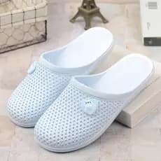 24 novo estilo buraco sandálias planas Baotou chinelos femininos sola macia antiderrapante interior ao ar livre Wear Cas