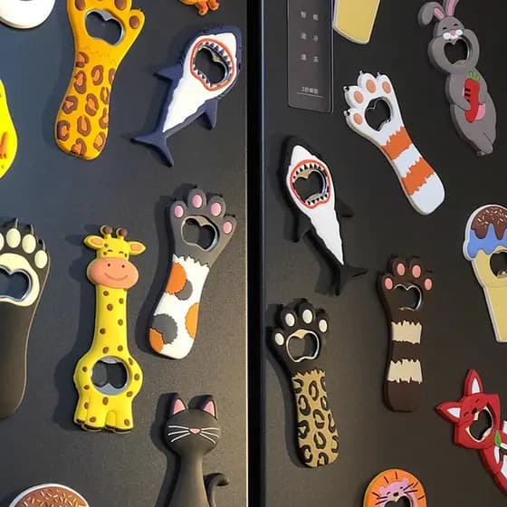 Animal dos desenhos animados abridor de cerveja gato garra abridor de borracha macia frutas geladeira adesivo chave de f