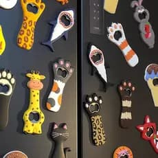 Animal dos desenhos animados abridor de cerveja gato garra abridor de borracha macia frutas geladeira adesivo chave de f