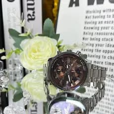2024 novo estilo feminino grande mostrador quartzo dominador moda à prova dwaterproof água High-End na moda luminosa rel