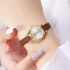 Kezzi2024 novo estilo relógio senhoras moda feminina Retro nicho luz cinto de luxo pequeno mostrador feminino estudante