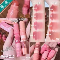 Uma Quatro Cores!Batom macio fosco de veludo de quatro cores batom fosco empilhamento música batom caneta batom esmalte