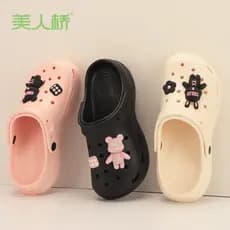 Beleza ponte buraco sapatos femininos 2025 novo estilo de sola grossa EVA sapatos de aumento de altura dos desenhos anim