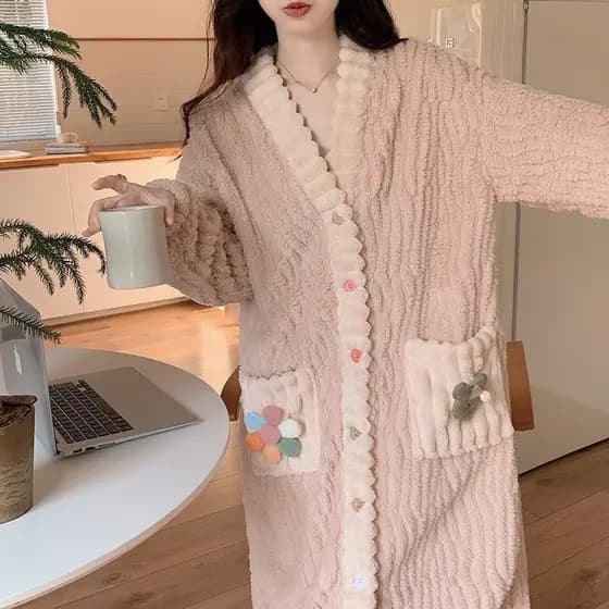 2025 forro de lã camisola feminina outono inverno Coral velo camisola dos desenhos animados comprimento médio com decote