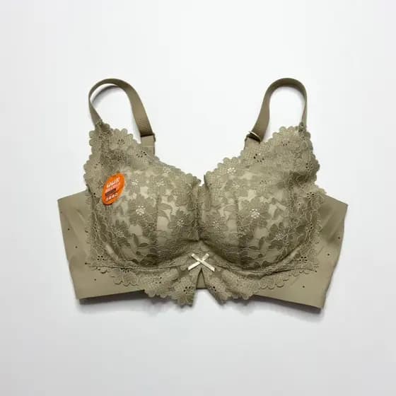 Betty Bra 8205 Sutiã sem fio Push-Up Sutiã feminino de renda Sutiã médio grosso Sutiã de três seios