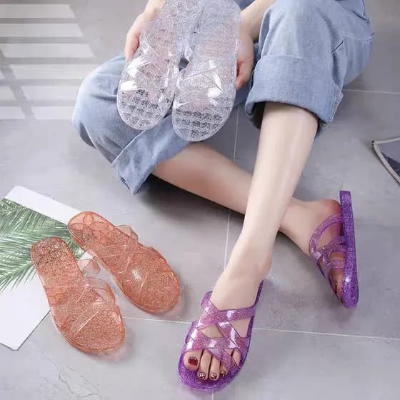 Chinelos de cristal feminino ao ar livre Wear verão 2026 novo estilo casa interior bonito não cansado de sola grossa san