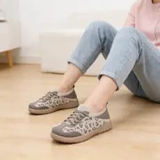 Velho pequim sapatos de pano primavera 2025 novo estilo Casual deslizamento-em sapatos para idosos sola macia antiderrap