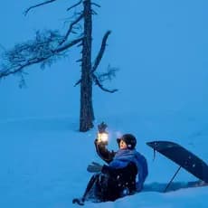 [Desconto lâmpada mágica] Xinjiang Aletai inverno ao ar livre Snowscape portátil foto Blues atmosfera luz de acampamento