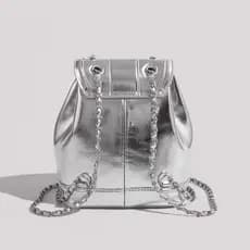 Coreano Blogger nicho mochila 2025 novo estilo High-End corrente prata pequena mochila saco de viagem feminino ins na mo