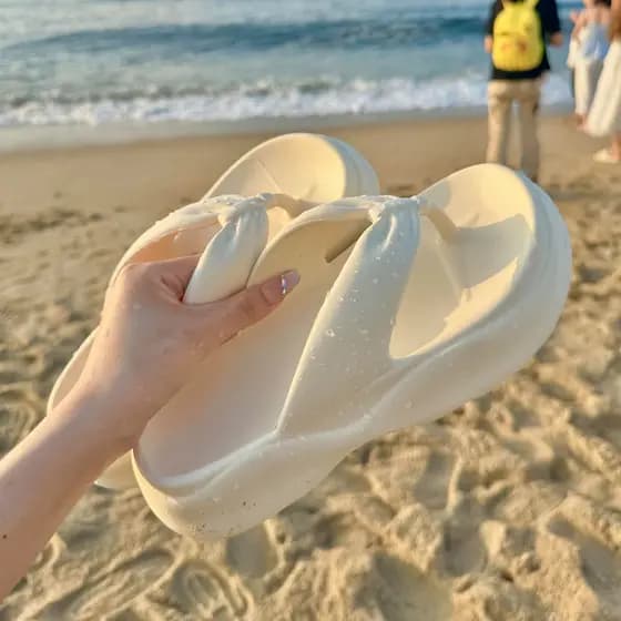 Branco de sola grossa flip-flops feminino verão flip-flops beira-mar praia antiderrapante aumentando moda macio-