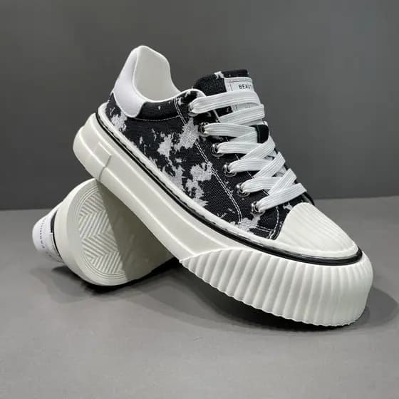 Estação europeia sapatos verão novo estilo Floral pano sapatos casuais sapatos de biscoito juventude tênis casca plana T