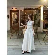 Estilo de férias à beira-mar temperamento branco elegante plissado Halterneck saia longa feminina verão cintura estreita