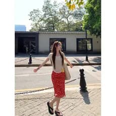 Estilo de férias à beira-mar terno feminino All-Match branco manga curta camiseta verão Retro vermelho Floral saia terno