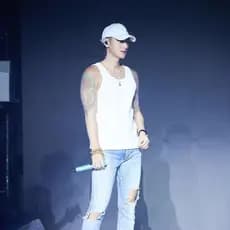 Huang Zitao mesmo estilo colete de algodão puro masculino magro estiramento rosqueado sem mangas camiseta de fundo com r
