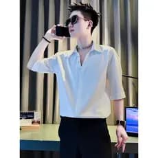 Verão Street Wear bonito High-End fino camisa de manga curta masculina de seda gelo meio corte camisa estilista de cabel