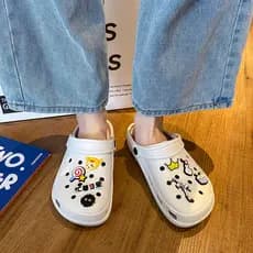 Verão dos desenhos animados buraco sapatos femininos ins influenciador bonito de sola grossa praia beira-mar antiderrapa
