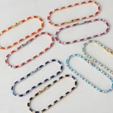 Conjunto de três peças de colar e pulseira de zircônia colorida, disponível em estilo vintage, com design feminino doce