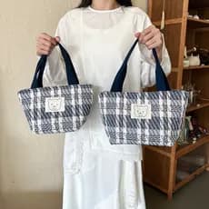 Nova Bolsa de Lona para Mulheres 2025, Bolsa de Mão Versátil com Estampa Xadrez Simples, Bolsa Térmica com Zíper, Pequen