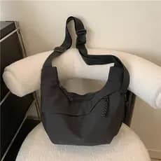 Bolsa mensageiro feminina 2024 novo estilo bolinho saco de volta grande capacidade Casual All-Match esportes lona Commut