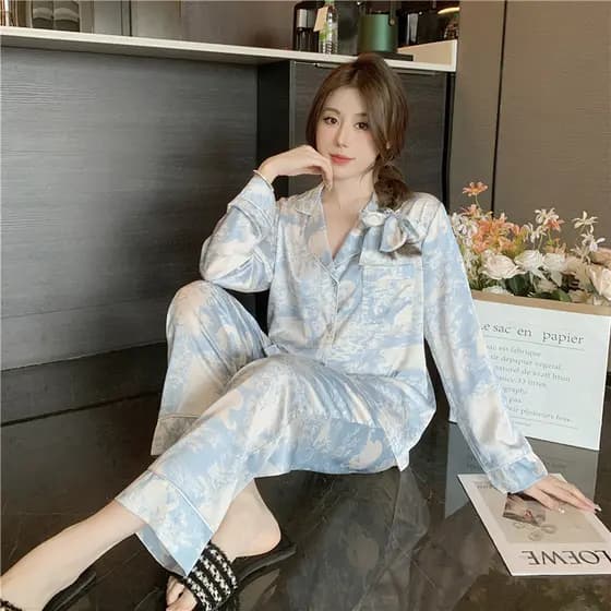 Pijamas femininos primavera outono novo estilo padrão de seda gelo impresso Cardigan confortável longo bonito manga tern