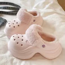 Buraco sapatos femininos inverno 2025 novo estilo interior ao ar livre usar antiderrapante Baotou sola grossa aumentando