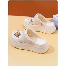 Sapatos de sola grossa com buraco feminino aumentam a altura pisando na merda sentir bolha sapatos femininos antiderrapa
