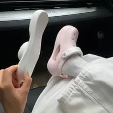 Sapatos de buraco rosa de sola grossa suporte de arco feminino 2026 novo estilo desgaste exterior aumentado super quente