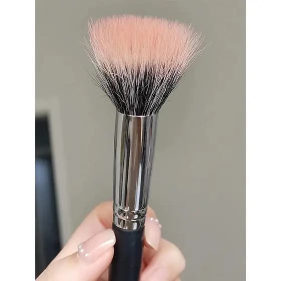 Li Jiazaki recomenda pincel colorido para Blush, lã frontal fina e leve, fácil de maquiagem, camada dupla, cabeça plana,