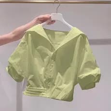 Camisa de manga curta curta feminina 2026 novo estilo verão versão coreana solta All-Match pequeno manga curta Puff topo