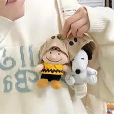Chaveiro de pelúcia fofo do Snoopy e do Charlie Brown com capuz - * --- * - ** - & - * * * CYQJ
