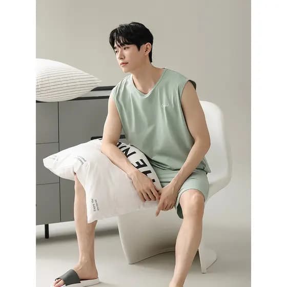 Pijama de verão masculino Modal 2025 novo estilo colete sem mangas seda gelo verão masculino estudante Homewear terno