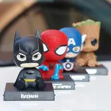 Batman, Homem de Ferro, Homem-Aranha, Groot, Hulk, Super Deadpool, Carro de Brinquedo Marvel com Cabeça Balançante Versã
