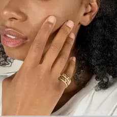 Anel de zircônia entrelaçado, design multielementos em dois tons, anel feminino romântico e elegante.
