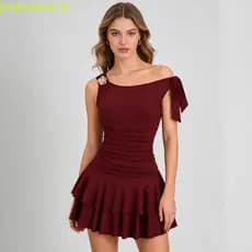 2026 Vestido Borgonha De Ombro Inclinado De Verão , Feminino De Cintura Fina , Saia Curta Plissada Com Borda De Babados