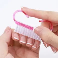 Kit Escovinha de Unhas de Plástico com cerdas de NYLON e cabo anatômico deslizante
