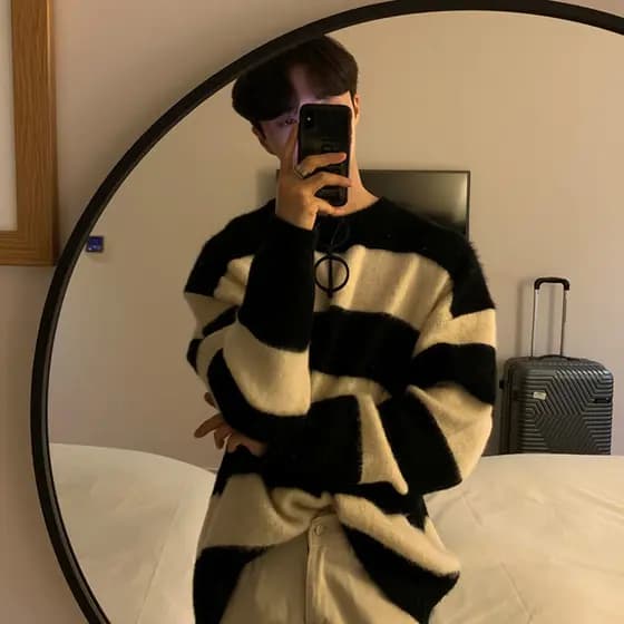 Estilo coreano preto branco contraste cor Design nicho listrado camisola masculina na moda solta moda All-Match estilo p