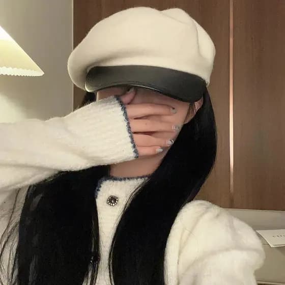 Boina de couro branco PU estilo japonês chapéu octogonal feminino outono inverno lã boné de aba curta chapéu jornaleiro 