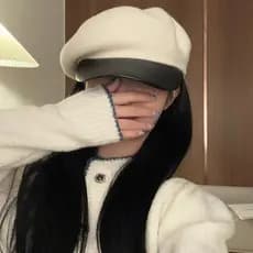 Boina de couro branco PU estilo japonês chapéu octogonal feminino outono inverno lã boné de aba curta chapéu jornaleiro 