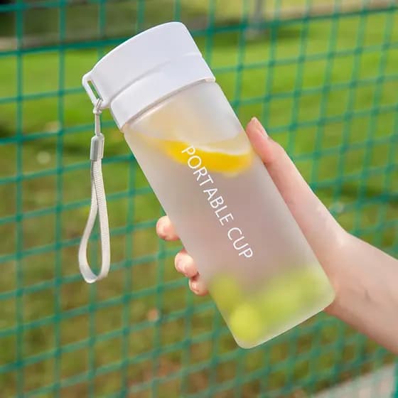 Japão Muji novo estilo de alto valor esportes copo de água meninos copo de plástico portátil meninas resistente a altas