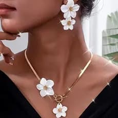 Conjunto de brincos e colar florais coloridos, simples e elegantes, acessórios versáteis e de alta qualidade.