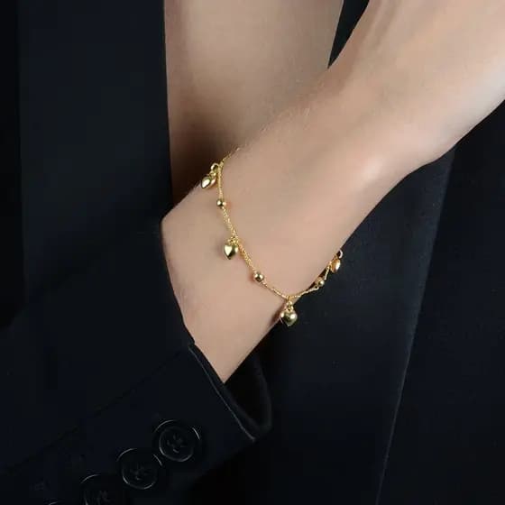 Pulseira com Corações Folheada Ouro 18k | Antialérgica, Romântica, Delicada e Elegante