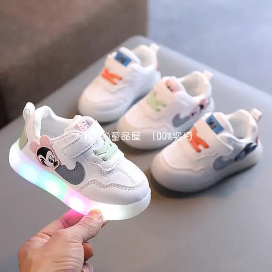 Outono infantil couro sapatos brancos masculino feminino bebê Light-Up sapatos 0-1 anos de idade 5 bebê sola macia Anti-