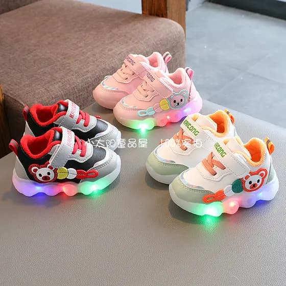 Inverno novo estilo bebê Light-Up sapatos 0-2 anos de idade 3 infantil sola macia da criança sapatos de lã fina das mulh