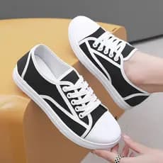 Sapatos de lona femininos 2025 novo estilo versão coreana respirável plana sola macia sapatos leves confortáveis resiste