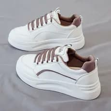 Pequenos sapatos brancos femininos 2022 primavera novo estilo versão coreana na moda couro esportes estudante Casual All