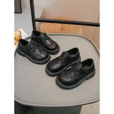Crianças pequenos sapatos de couro 2026 primavera outono novo estilo meninos preto estilo Preppy sapatos de desempenho m