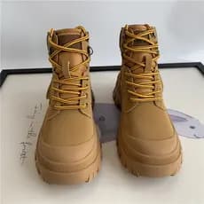 Botas ruibarbo de sola macia cem ~ Martin botas dedo do pé redondo salto médio frente plana rendas botas curtas feminina